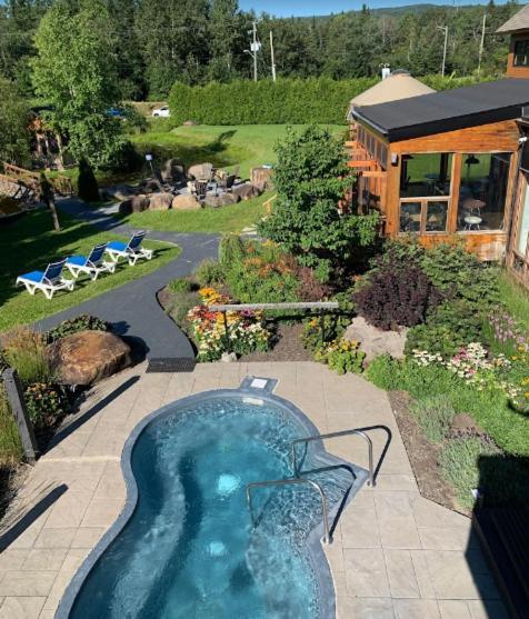 Versant Mont-Sainte-Anne Saint-Ferreol-les-Neiges Exterior photo